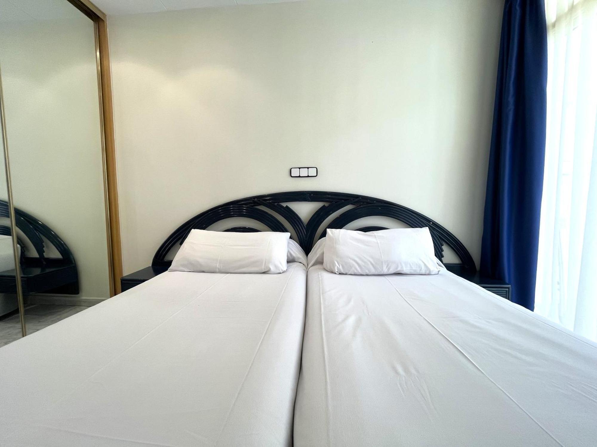 Neptuno Apartments Calella Habitación foto