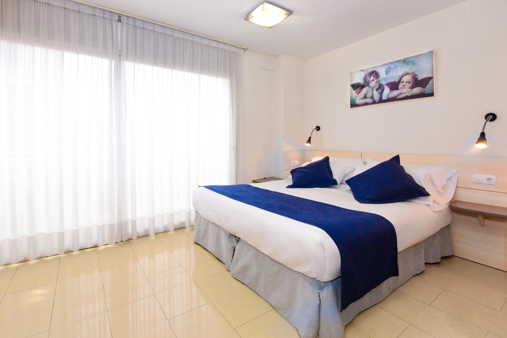 Neptuno Apartments Calella Habitación foto